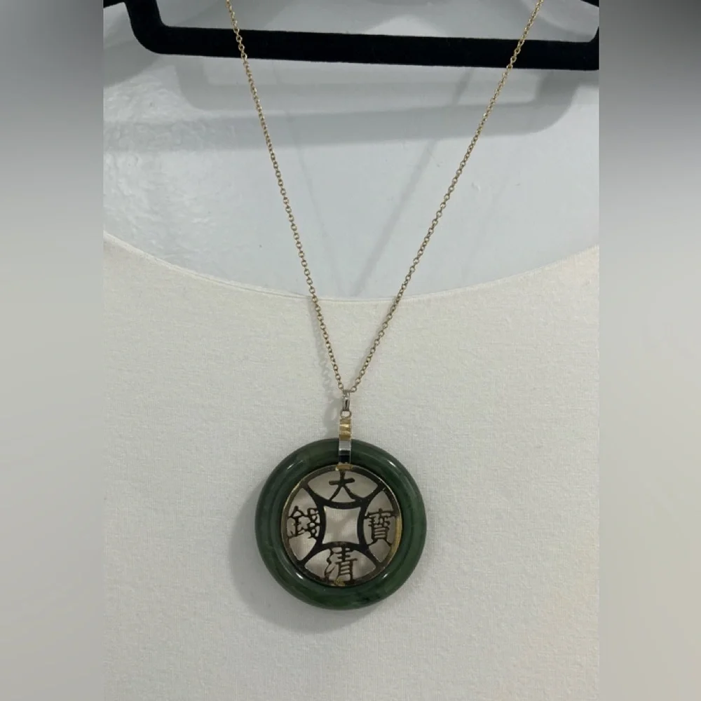 JADEITE Green and Gold-Tone Pendant - Picture 6 of 11